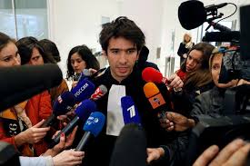 L'avocat juan branco a été placé en garde à vue le 1er juin après l'ouverture en avril d'une enquête l'avocat juan branco, notamment connu pour avoir été conseiller juridique en france de wikileaks. Affaire Griveaux Le Batonnier De Paris Demande A Juan Branco De Renoncer A Defendre Piotr Pavlenski