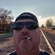 Which car is better, Buick Lesabre or Mercury Cyclone?