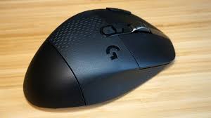 • g604 has a wireless range of up to 10 meters. Logitech G604 Gaming Mouse Review The Honeymoon Is Over Review Geek