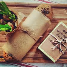 Zu jeder einweihungsparty kommt mindestens einer mit dem typischen. Geschenk Zum Einzug Brot Salz Ist Klar Aber Was Noch Diy Geschenk Einzug Geschenke Brot Und Salz