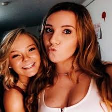 Sara Brickey (@sara_brickeyy)