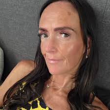 Should I lose more weight at 140lbs and 5'2?