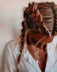 Gather all the hair towards one side and create a ponytail. Easy Hairstyle Girls Girls Easy Hairstyle Cute Hairstyle Girls Quick Hairstyle Braids For Medium Length Hair Prom Hairstyles For Long Hair Long Hair Styles