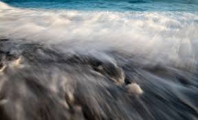 Check spelling or type a new query. Les Vagues De La Mer Arrosent Une Longue Exposition Creant Un Joli Fond D Eau Douce Laiteuse Banque D Images Et Photos Libres De Droits Image 61966693