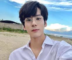 Biodata Miles Wei, Pemeran He Qiaoyan dalam Drama Unforgettable Love  Halaman 1