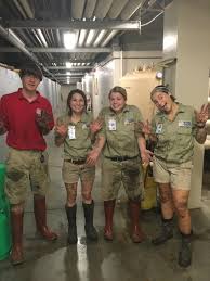 9 Important Life Skills Every Zookeeper Has Mastered Marine Biology Jobs Zoology Career Zoologist Career