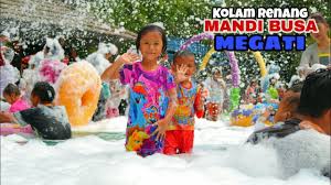 Berenang Mandi Busa Kolam Ombak Megati Water Park Cikarang Youtube