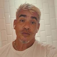 1100+ "Peu" profiles