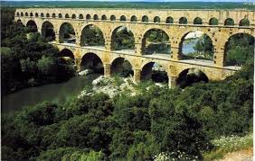 Akvadukt V Nimes Roman Aqueduct Gard France Travel