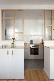Un Appart Parisien Des Annees 60 Actualise Meuble De Cuisine Ikea Decoration Interieure Loft Appartement