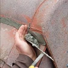 Installer Un Faitage Scelle Sur Un Toit De Tuiles Toiture Tuile Tuiles Toit
