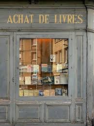Rue Du Bonheur Livre Devanture Paris