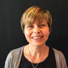 Scalati, sfilati, con ciuffo lungo, rasature e frangia, ecco i tagli capelli corti 2022 primavera estate di tendenza in 130 immagini e idee. Taglio Capelli Corti Con Meches Capogiro Hair Studio Facebook