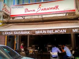 Dalam satu atau dua bulan lepas ada satu tempat makan baru grobok rabak cafe & distro , berkonsepkan hipster menjual makanan tempatan dan juga western food. 20 Tempat Makan Menarik Di Kuala Lumpur Memang Sedap Sangat