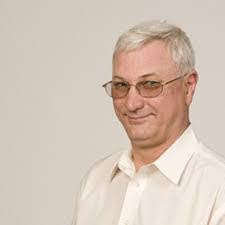 Lori Cantara's Instagram, Twitter & Facebook