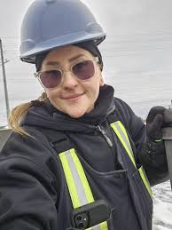 commercial #hvacr #installs #rooftopunits #curbadapters #rooftops #crane  #safety #technician #onthetools #bluecollar #womeninhvacrcanada  #tradeswomen #womenonthetools #controls #heatpumps #dualfuel…