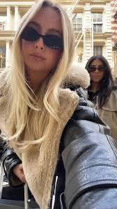 Lauren Willson's Instagram, Twitter & Facebook