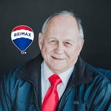 REMAX NOVA-Christo Brits