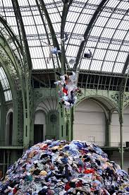 In accordance with the artist's wishes, the components of the piece will all be recycled at the end of the exhibition. (excerpt from the press release). Monumenta 2010 Personnes De Christian Boltanski A Voir