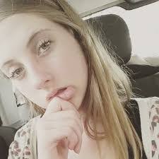 Debora Nowak's Instagram, Twitter & Facebook