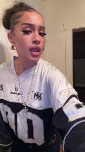 Darcie Henderson's Instagram, Twitter & Facebook