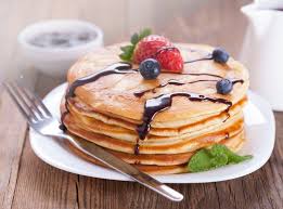 Heute Ist In Grossbritannien Pfannkuchentag Gibt Es Bei Ihnen Heute Auch Pancakes Dessert Rezepte Amerikanische Pfannkuchen Lebensmittel Essen