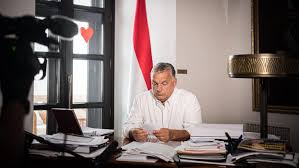 A tavaszi első hullám után. Orban Viktor Uj Intezkedest Jelentett Be Nyilt Koztereken Is Jon A Kotelezo Maszkviseles Portfolio Hu