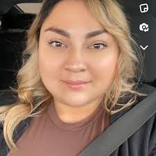 Melissa Scharton's Instagram, Twitter & Facebook