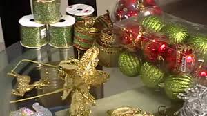 Arbol De Navidad Como Adornar Con Cinta Alambrada Cintas Navidenas Mu Cintas Navidenas Ventanas De Navidad Cintas De Navidad