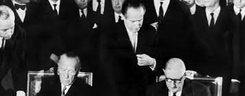 Inwiefern charles de gaulle dabei nach seiner zweiten präsidentschaft 1958 einen gesinnungswandel vollzogen hat und wie und wo das erste treffen zwischen adenauer und ihm stattfand, dazu mehr im video. Aachener Vertrag Deutschland Und Frankreich Wollen Europa Wieder Starken Politik Tagesspiegel