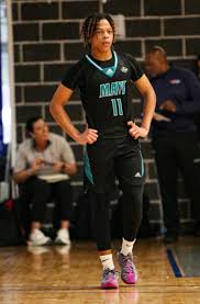 Congratulations to Dontavious "DC" Collier for joining the 1,000 point  club!!! The Macon County standout is having another dominant season for  Coach Jamaal Rice & the Bulldogs!