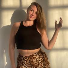 emily___sweet Videos: Cam4 ChatUrbate Online - ONScreens.me