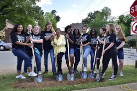 Résultat de recherche d'images pour "elizabeth eckford"
