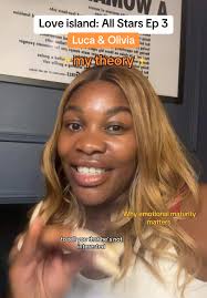 Luca and Olivia Love Island Kiss