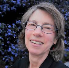 Karen Welling's Instagram, Twitter & Facebook