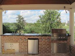outdoor kitchen & fireplace builder in