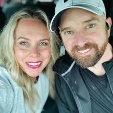 Jonathan Hanson's Instagram, Twitter & Facebook