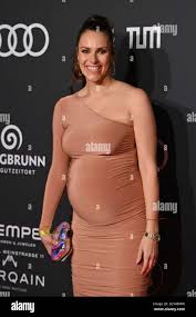 Esther SEDLACZEK (presenter), pregnant, baby bump, single image, cropped  single motif, half figure, half figure. AUDI GENERATION AWARD 2021, Red  Carpet on October 6th, 2021 in MuenchenALLIANZAREN A Stock Photo - Alamy