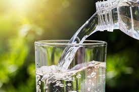 Air putih tidak mengandungi kalori, gula ataupun lemak dan ini ternyata mampu mengurangkan berat badan kita. Manfaat 30 Hari Minum Air Kosong Hello Doktor