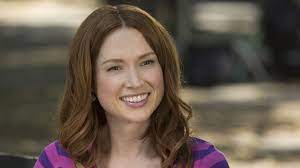 Kimmy vs the reverend is a 2020 interactive special for the sitcom created by tina fey and robert carlock, directed by claire scanlon. For Ellie Kemper Kimmy Schmidt Is Just Her Latest Weirdo Role Npr