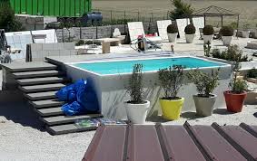 Une Piscine Hors Sol Dimensions 3 M X 6 M Composee D Elements Prefabriques En Beton Lisse Piscine Hors Sol Piscine Hors Sol Beton Mur Prefabrique