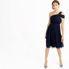 Grecian Inspired Draping Drawn Across The Arm Puts A Modern Twist Quite Literally On This Classic One Shoulder Dress Crafted From Whispery Vestidos Boda Jesse