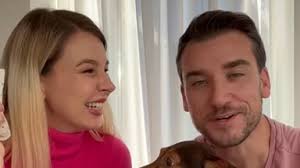 Damiano Carrara è diventato papà: la foto dall'ospedale e il nome scelto  per la bimba