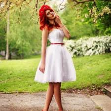 Da es dafür zu schade ist, verkaufen viele frauen ihr brautkleid nach der hochzeit. Second Hand Brautkleider Die Besten Tipps Schonsten Gebrauchten Brautkleider Brautkleid Brautkleid Gebraucht Braut