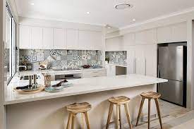 Minimal Perth Kitchen Combines Scandinavian Influences With Lovely Splashback Tiles Design Jodie Coop Piastrelle Cucina Arredo Interni Cucina Cucine Moderne