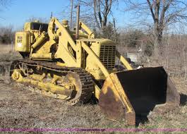 The compact frame allows for navigating in and around tight. 1957 Caterpillar 955 Track Loader In Wakarusa Ks Item E2672 Sold Purple Wave