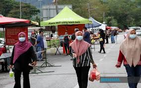 Pasar malam beladau akan beroperasi seperti biasa. Bernama Sop Terlalu Ketat Peniaga Pasar Malam Tangguh Buka Operasi
