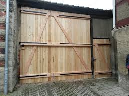 Bildergebnis Fur Altes Holztor Uberlager Gartentor Holz Selber Bauen Gartentore Holz Holztor