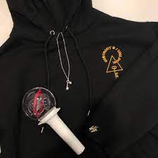 Sudadera con capucha de kpop stray kids para hombre y mujer, ropa de calle con el mismo diseño desbloqueado de la serie stray kids world tour district 9, . Pre Order Stray Kids World Tour Distict 9 Unlock In Seoul Official Cokodive Roupas Coloridas Roupas Roupas Tumblr