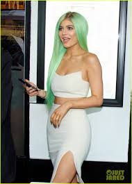 Kylie Jenner Shows Off New Green Hair, Mom Kris Speaks Out About Her Lip  Injections: Photo 3462824 | 2015 New York Fashion Week Fall, Kendall  Jenner, Kylie Jenner, New York Fashion Week